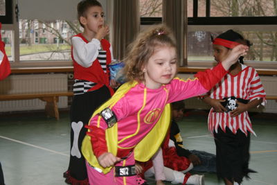 Foto 139 uit RKregenboogcarnaval