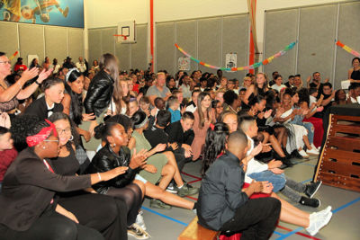 Foto 85 uit RegenboogEindFeest