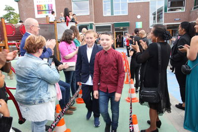 Foto 47 uit RegenboogEindFeest