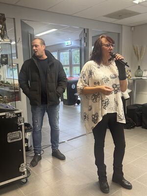 Foto 55 uit optreden van ANGEL EN BINGO BIJ  USV Vosbergenpad 30  Beverwaard 24-10-26 
