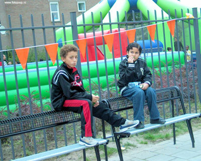 Foto 17 uit schoolsportplein07b.w