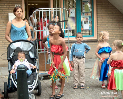 Foto 109 uit carnaval 2006 b.w