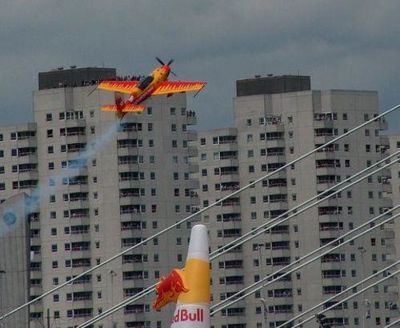 Foto 68 uit red bull air race r.dam