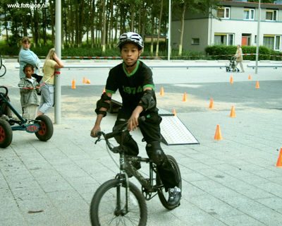 Foto 99 uit wijkfeest de dijk new