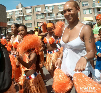 Foto 176 uit carnaval 2006 b.w