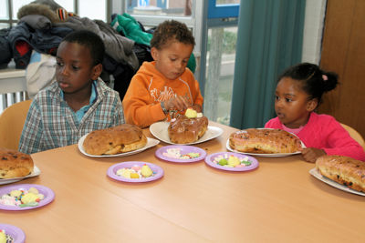 Foto 25 uit PaasBrood Versieren