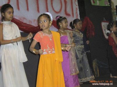 Foto 43 uit holi feest 2006 b.w