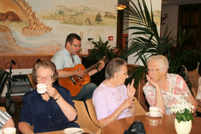 Foto 103 uit Ouderen4Daagse8_6