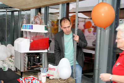 Foto 118 uit LikeJeWijkfeest14-9