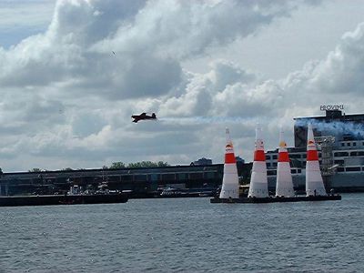 Foto 156 uit red bull air race r.dam