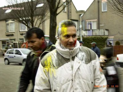 Foto 32 uit holi feest 2006 b.w