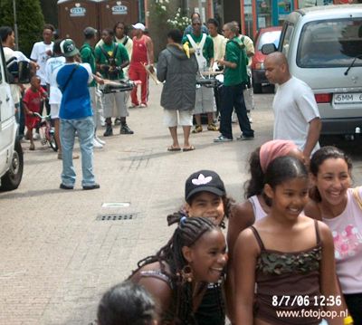Foto 61 uit carnaval 2006 b.w