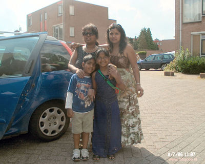 Foto 103 uit carnaval 2006 b.w