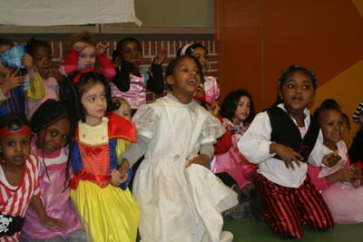 Foto 136 uit RKregenboogcarnaval