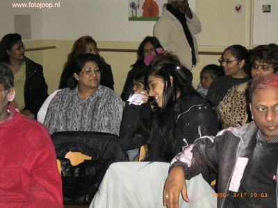 Foto 42 uit holi feest 2006 b.w