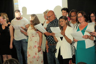 Foto 104 uit RegenboogEindFeest