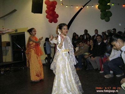 Foto 148 uit holi feest 2006 b.w