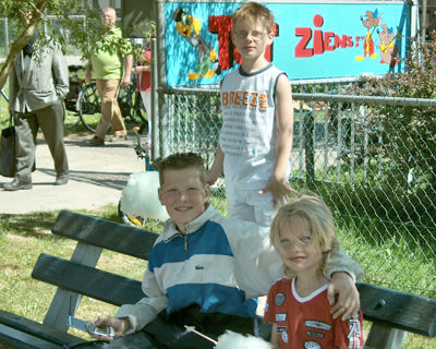 Foto 131 uit koninginnendag 07