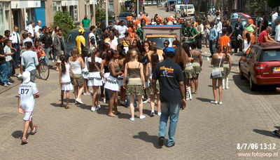 Foto 149 uit carnaval 2006 b.w