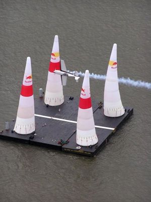 Foto 110 uit red bull air race r.dam