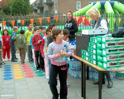 Foto 23 uit schoolsportplein07b.w