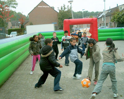 Foto 36 uit schoolsportplein07b.w