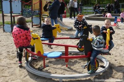 Foto 16 uit 27-4-17 Koningsdag