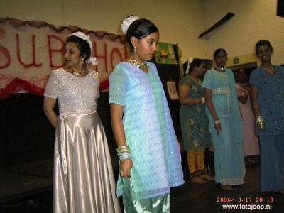 Foto 63 uit holi feest 2006 b.w