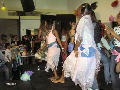 Foto 56 uit miss verkiezing 2005