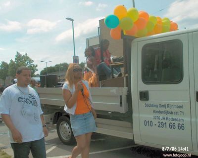 Foto 50 uit carnaval 2006 b.w