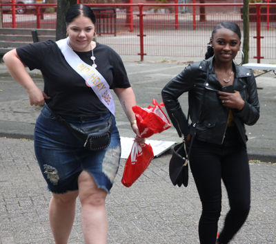 Foto 13 uit Barbeque Sheena