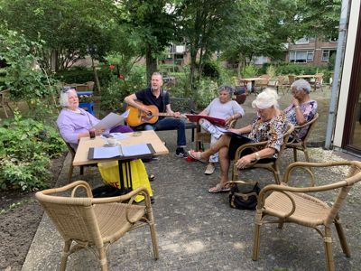 Foto 2 uit zingen Met ED v Dam