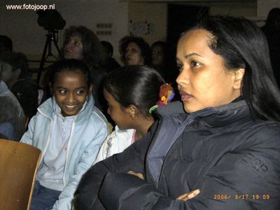 Foto 139 uit holi feest 2006 b.w