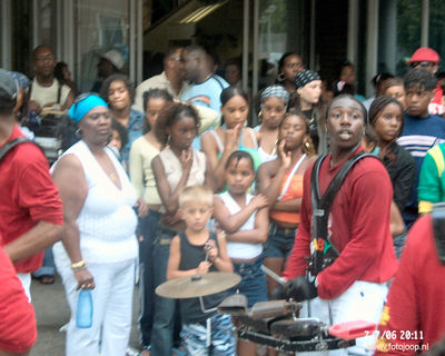 Foto 91 uit carnaval 2006 b.w