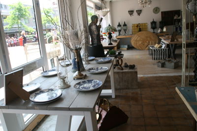 Foto 14 uit Inside 'N Out...NEW