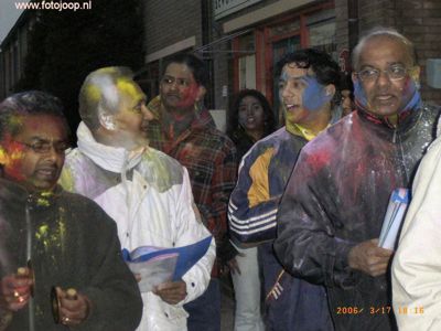 Foto 37 uit holi feest 2006 b.w