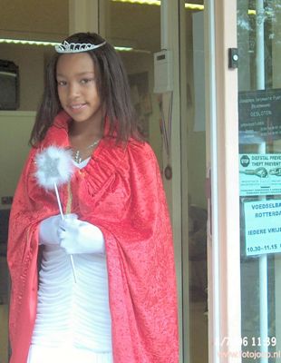 Foto 2 uit carnaval 2006 b.w