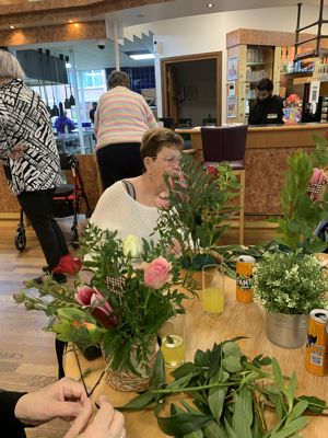 Foto 37 uit Bloenstukjes Maken