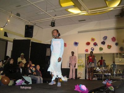 Foto 85 uit miss verkiezing 2005