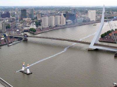 Foto 96 uit red bull air race r.dam