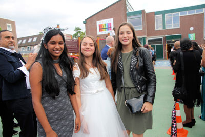 Foto 15 uit RegenboogEindFeest