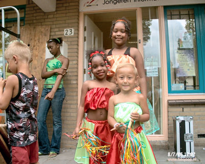 Foto 113 uit carnaval 2006 b.w