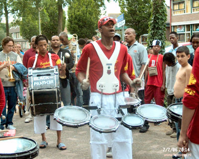 Foto 100 uit carnaval 2006 b.w