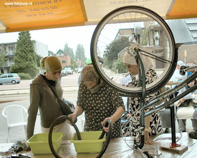 Foto 84 uit wijkfeest de dijk new