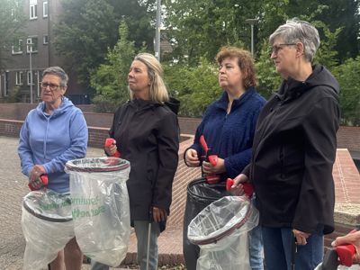 Foto 18 uit X-  Opruimactie Vrijwilligers Beverwaard 13-6-26