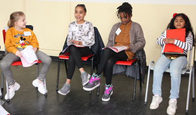 Foto 34 uit Meiden Zangkoor