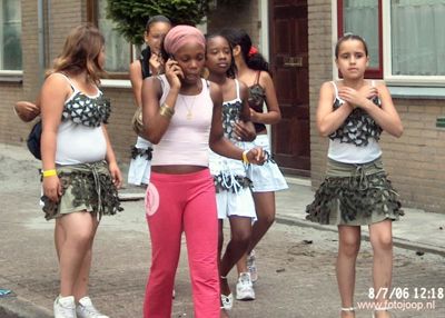 Foto 45 uit carnaval 2006 b.w