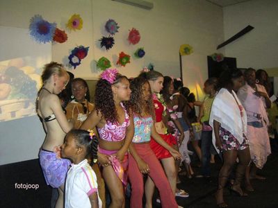 Foto 81 uit miss verkiezing 2005