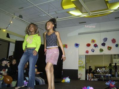 Foto 10 uit miss verkiezing 2005