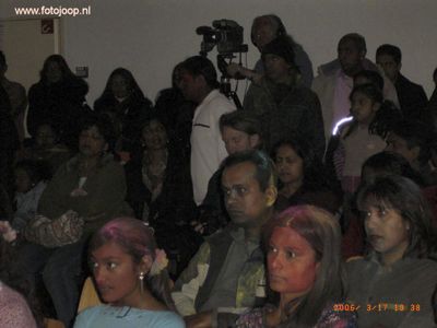 Foto 142 uit holi feest 2006 b.w